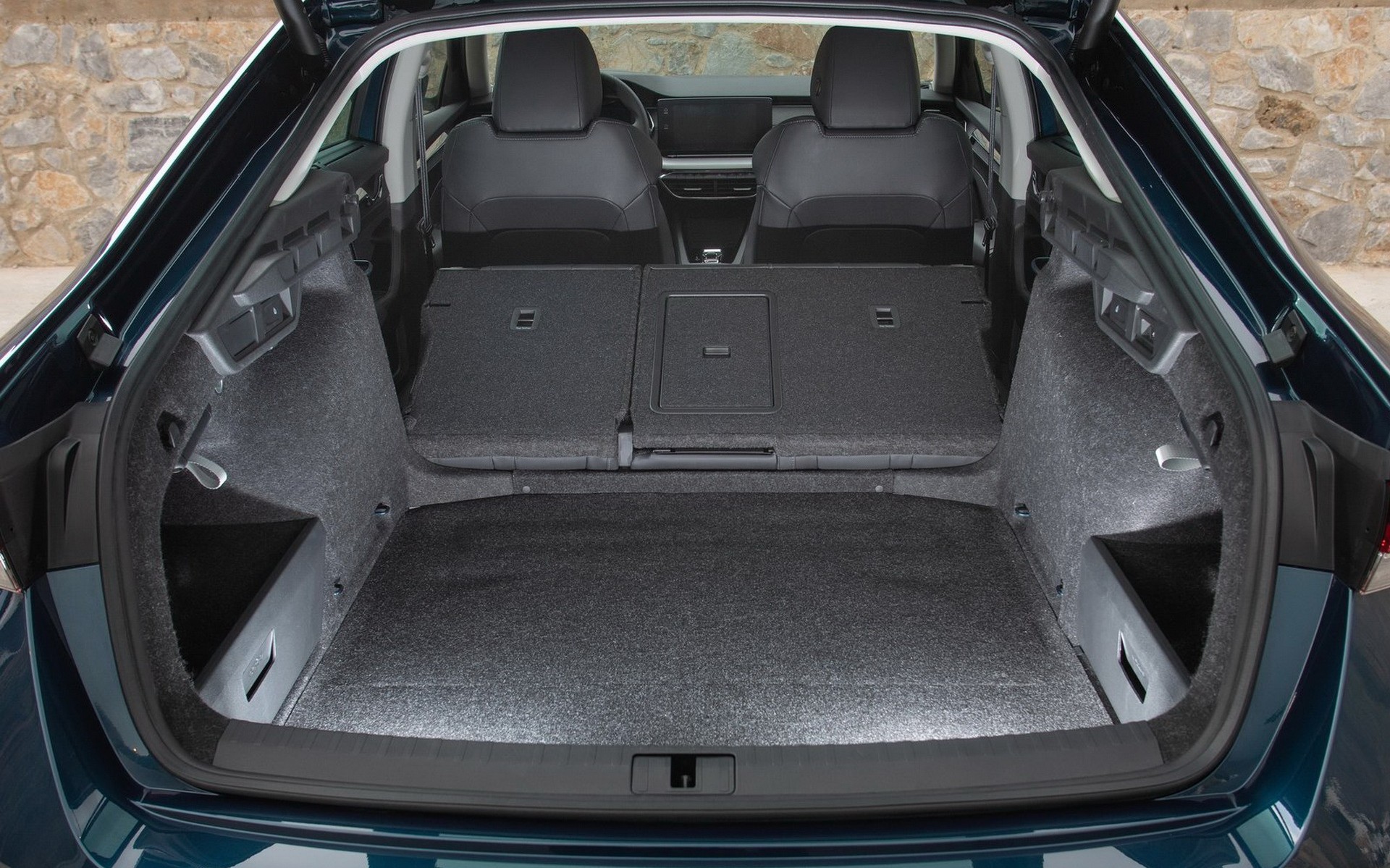 To Grand Coupe των 21.000 ευρώ με χώρο αποσκευών 600 lt και μηδενικά Τέλη Κυκλοφορίας