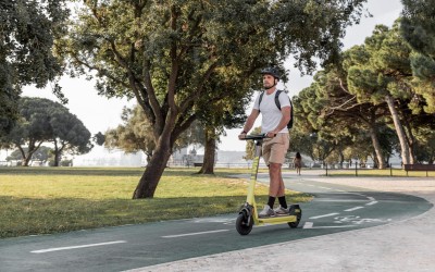 Ηλεκτρικά πατίνια: Κερδίζουν συνεχώς έδαφος 