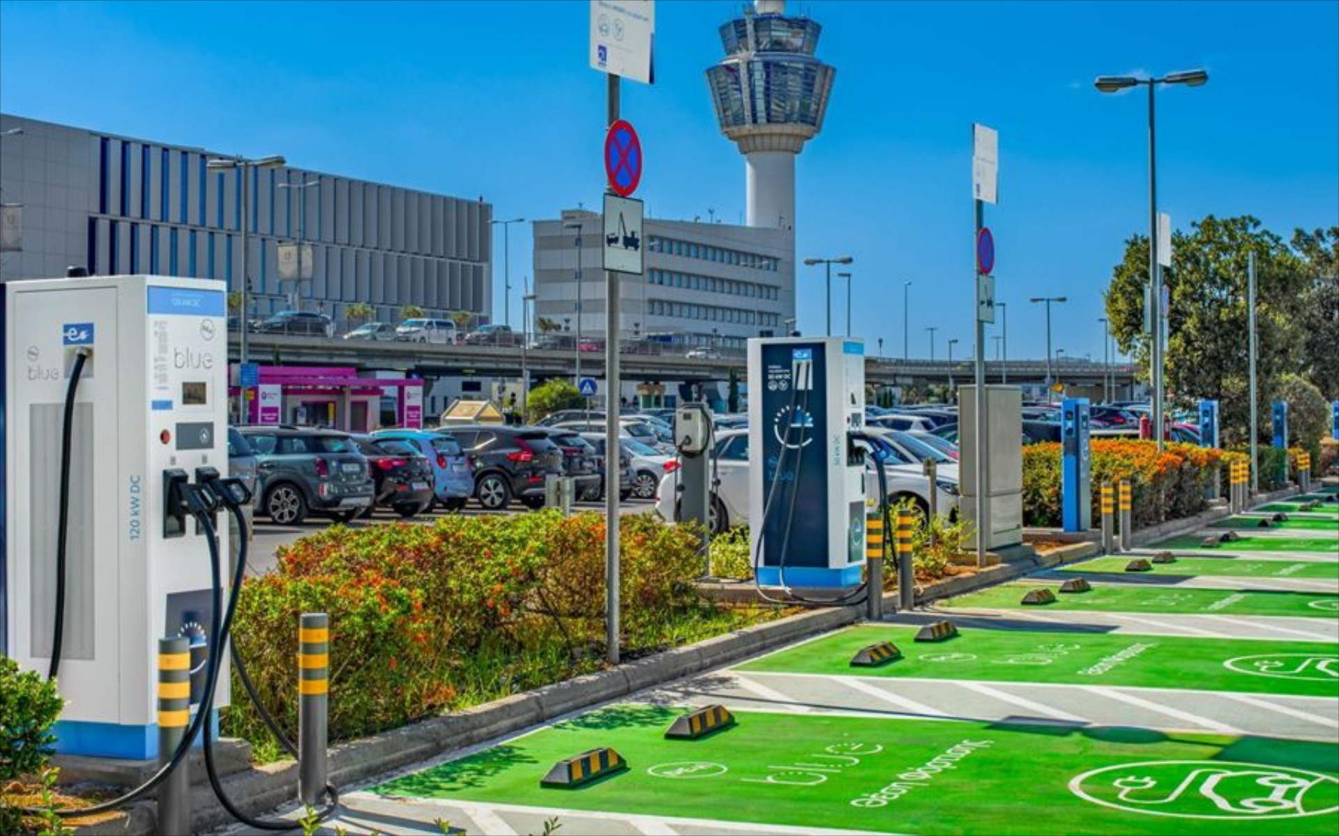 Τοποθετήθηκε στην Ελλάδα ο μεγαλύτερος σταθμός φόρτισης ηλεκτρικών οχημάτων 