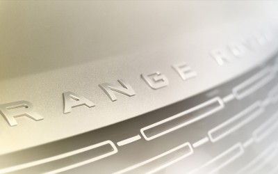 Teaser για την νέα γενιά του Range Rover λίγες μέρες πριν την επίσημη παρουσίαση