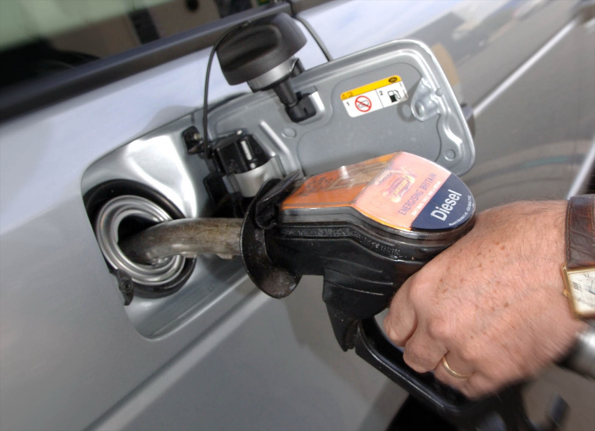 Greenpeace: “Όχι diesel σε Αθήνα και Θεσσαλονίκη”