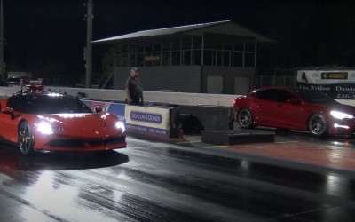 Ferrari SF90 Stradale vs Tesla Model S Plaid: Μπορεί το Tesla να ανταγωνιστεί το υβριδικό supercar με τον V8; [Video]