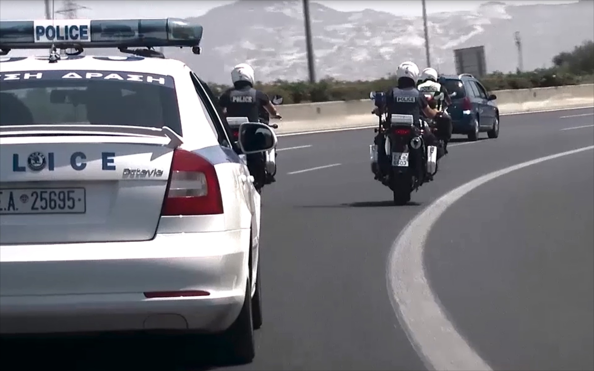 Το νέο tweet της Ελληνικής Αστυνομίας με άρωμα...F1 (video)