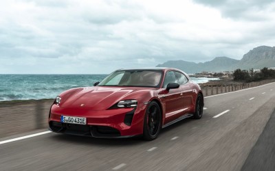 Έσπασε τα κοντέρ η Porsche, με νέο ρεκόρ πωλήσεων