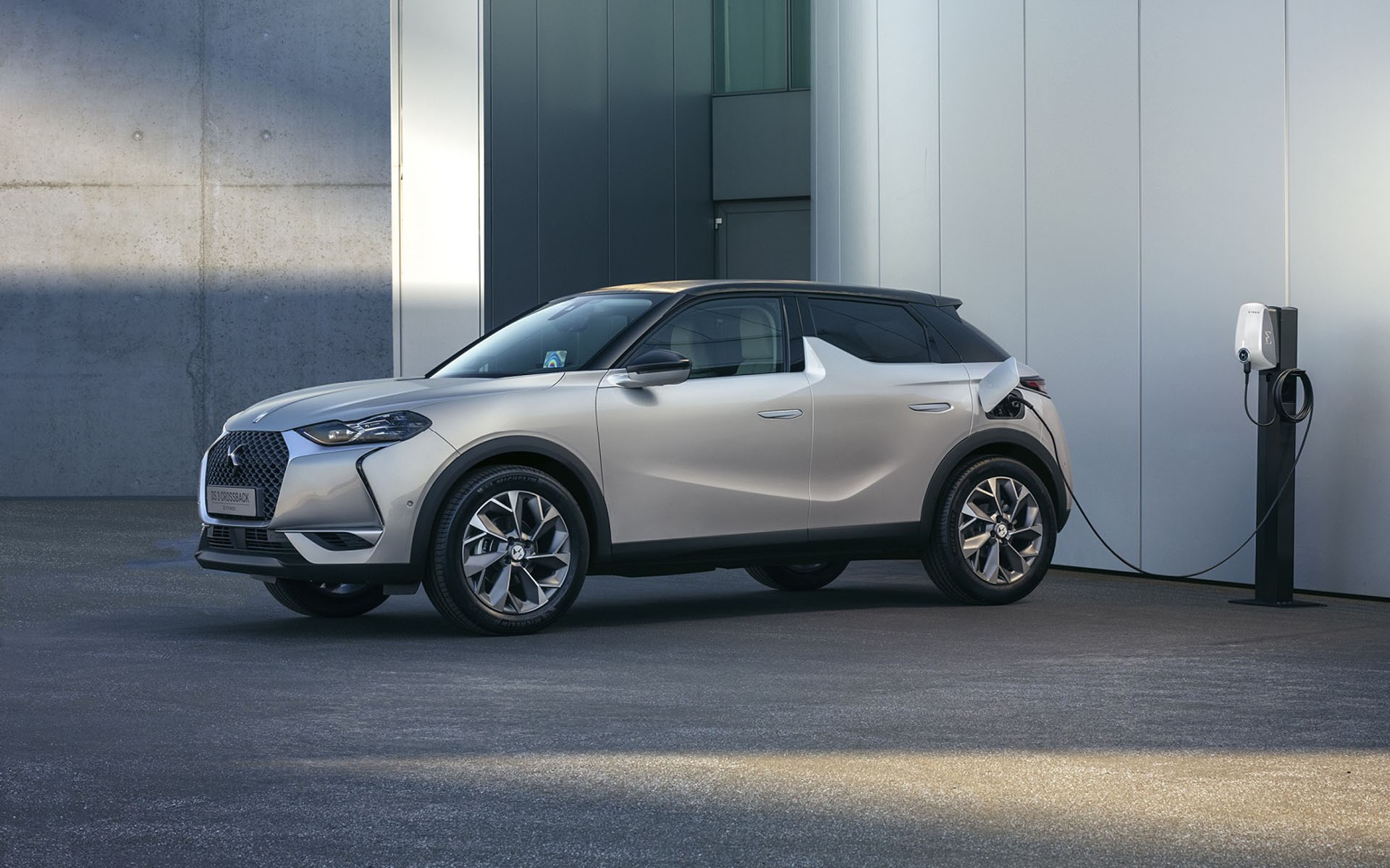 Το ανανεωμένο DS 3 Crossback E-Tense με την μεγαλύτερη αυτονομία ήρθε στην Ελλάδα (Τιμές)