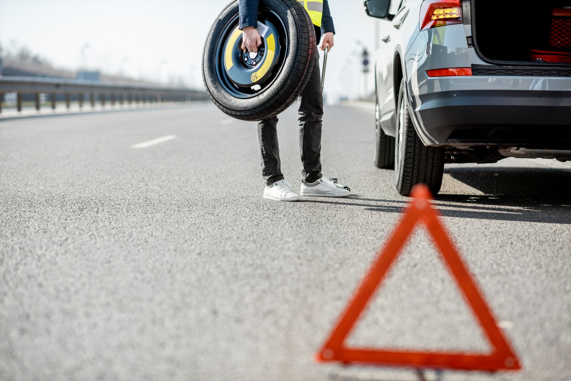 Ρεζέρβα ανάγκης: Πόσα χιλιόμετρα μπορώ να κάνω με τον εφεδρικό τροχό; 