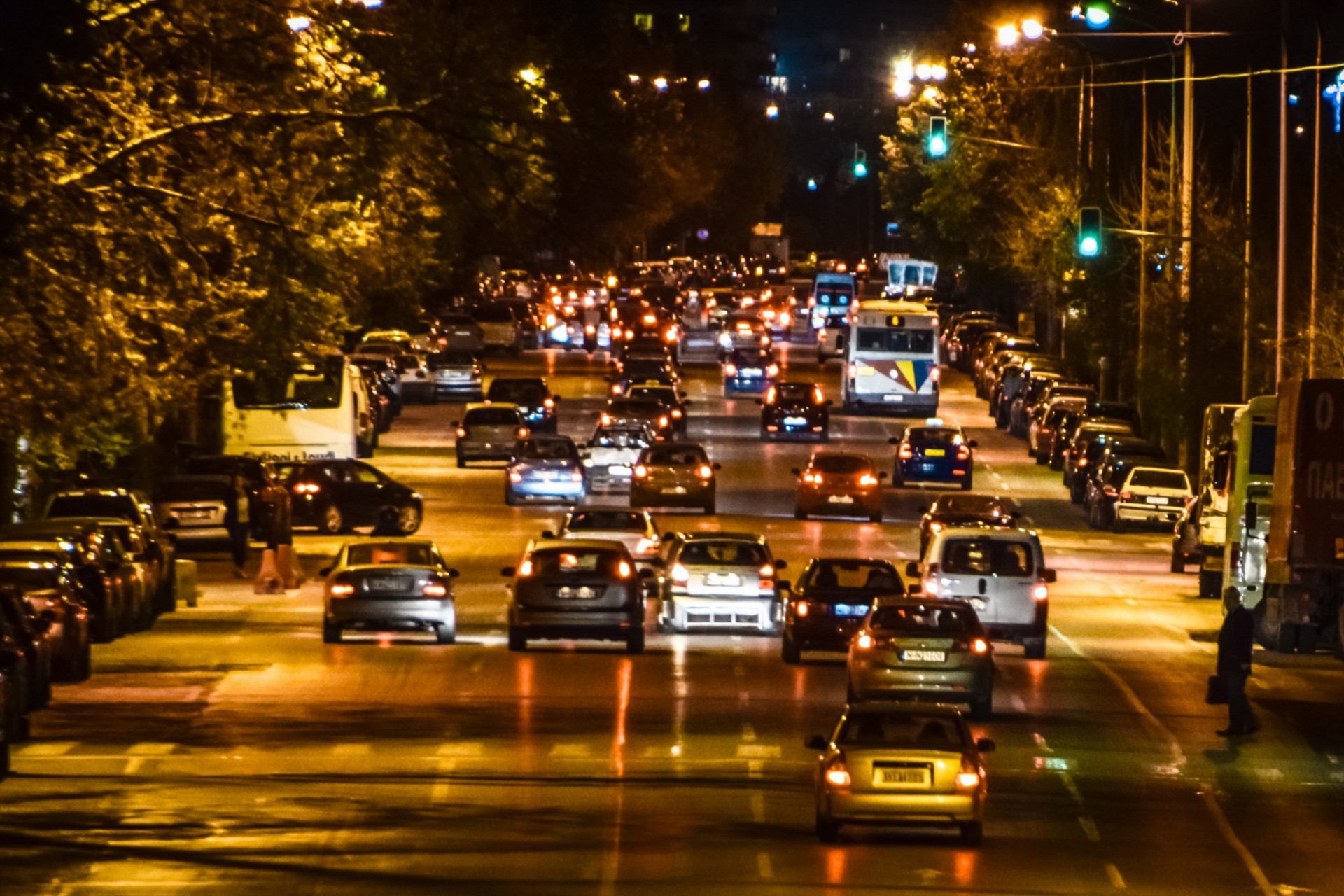 Πόσα αυτοκίνητα ανά κάτοικο έχουμε στην Ελλάδα;