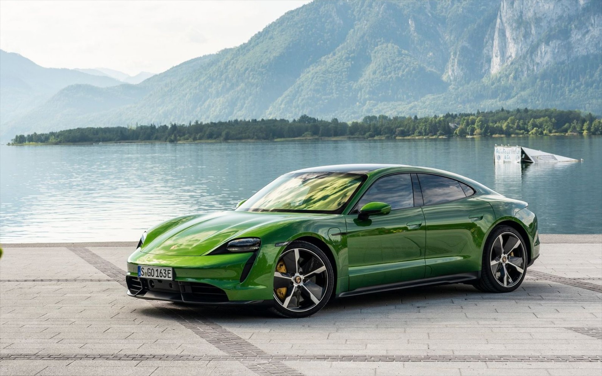 Porsche Taycan: Σε ποια χώρα πουλάει πιο πολύ από όλα τα βενζινοκίνητα μαζί;