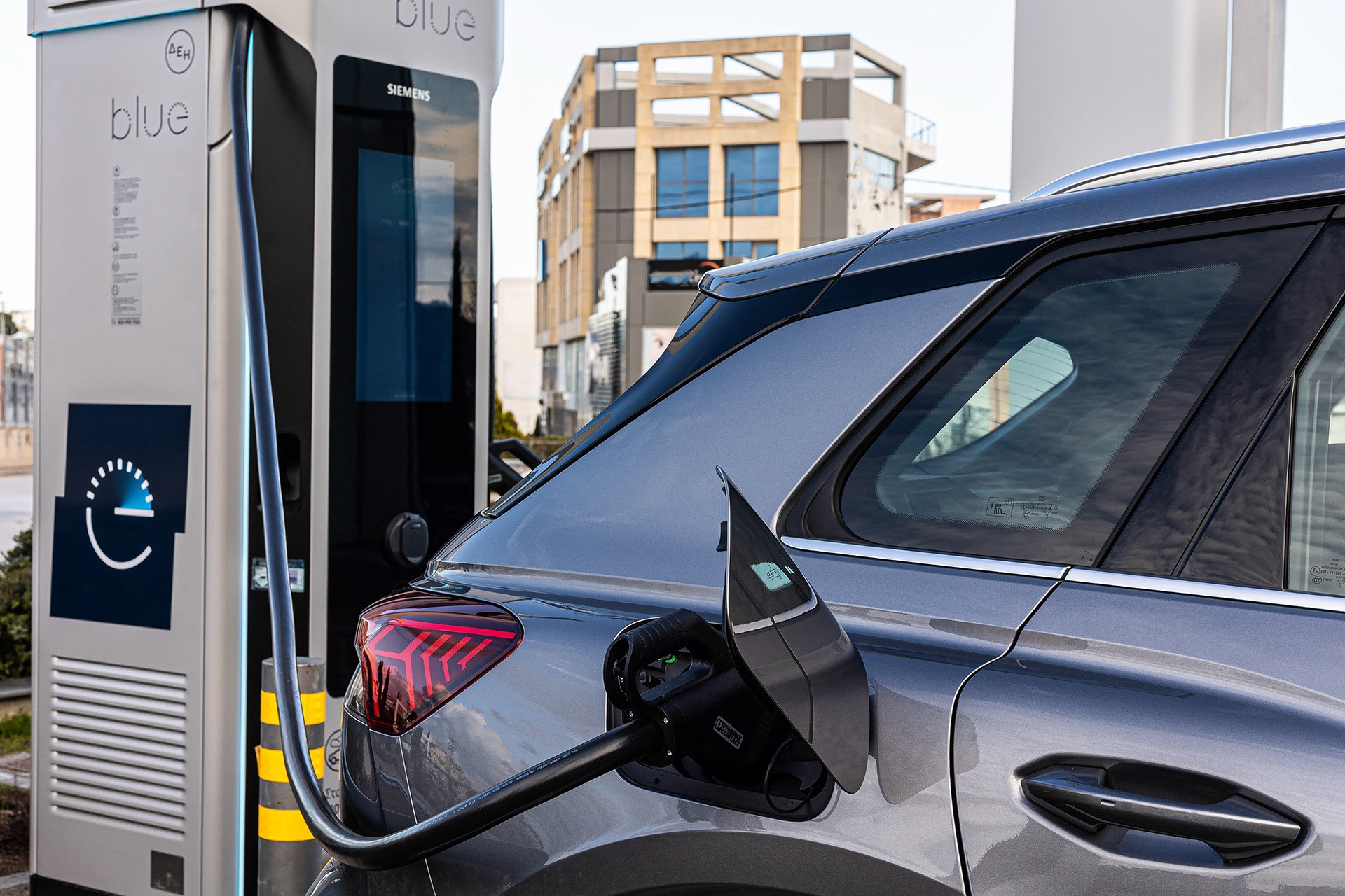 Πέντε νέοι ταχυφορτιστές 180 kW στην Ελλάδα – Δείτε που βρίσκονται 