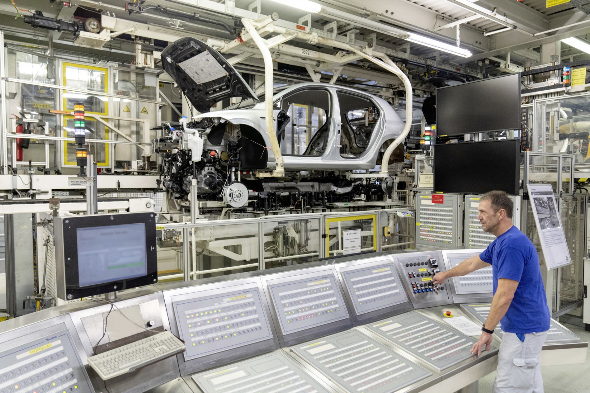 Volkswagen: Ο πόλεμος θα πιέσει τους πολίτες χειρότερα απ' ό,τι η πανδημία