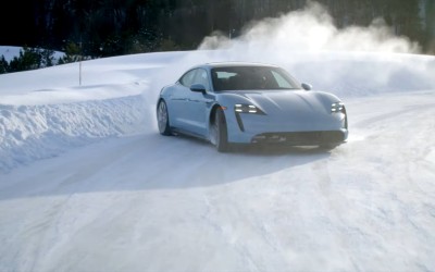Περνώντας καλά με μια Taycan στο χιόνι [video]