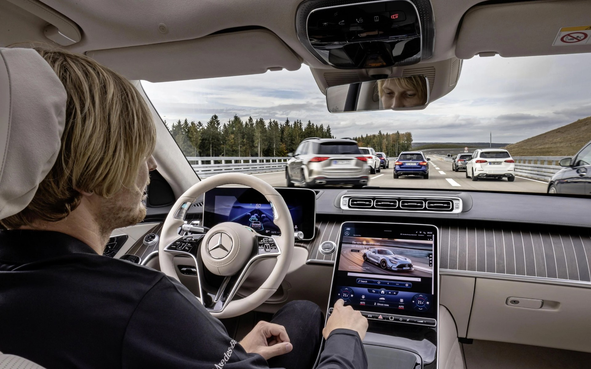 Mercedes: Αναλαμβάνει την ευθύνη αν τρακάρεις - υπό έναν όρο