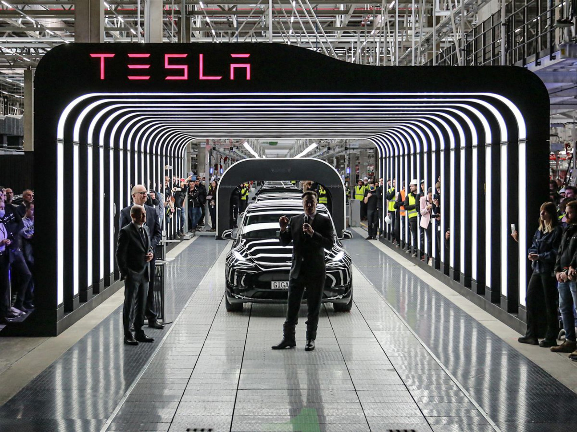 Tesla: Το μυστικό συμβόλαιο που την γλύτωσε από την κρίση του νικελίου
