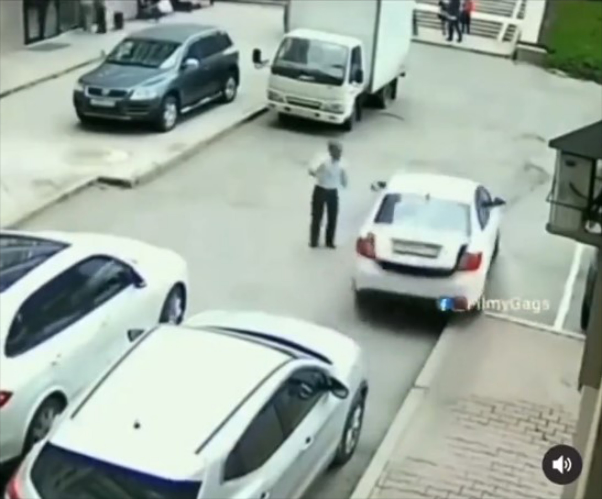 Πήγε να παρκάρει και προκάλεσε χάος – Δείτε το [video]