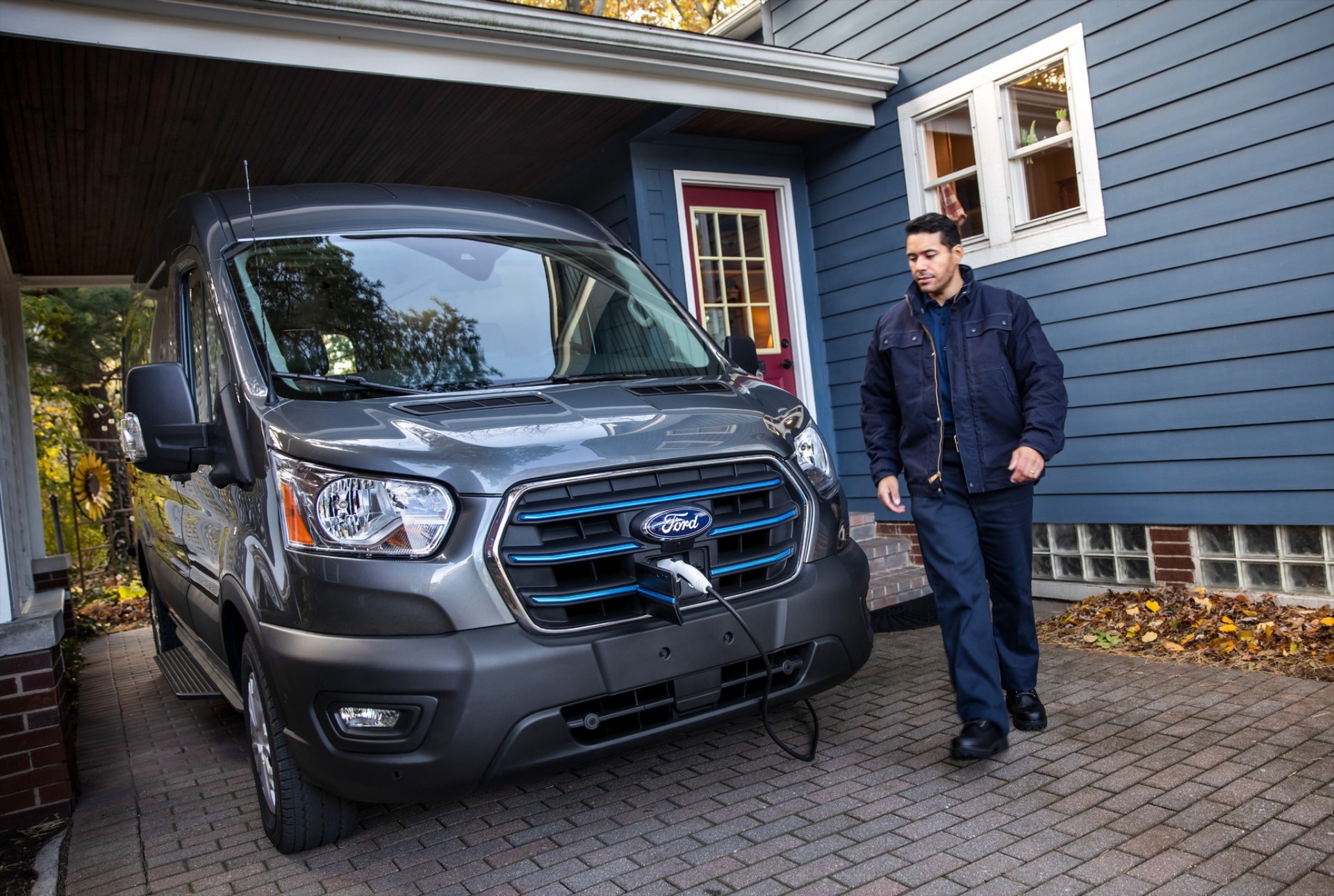 Ford Pro Charging: Λύσεις φόρτισης για ηλεκτρικά επαγγελματικά