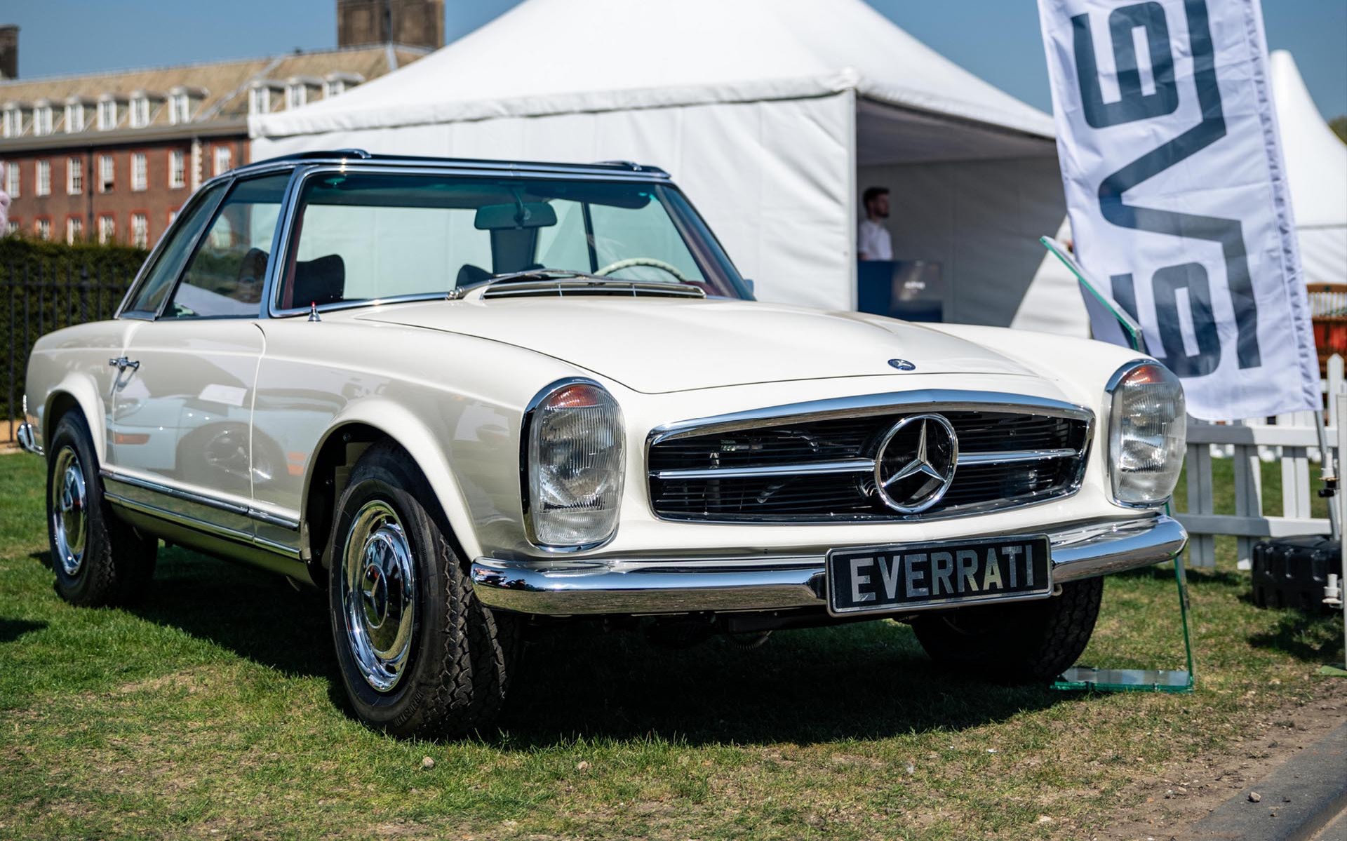 Πόσα θα έδινες για μία ηλεκτρική Mercedes SL Pagoda;