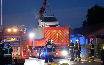 Φωτιά σε ηλεκτρικό αυτοκίνητο; Μόνο έτσι σβήνει σωστά [video]