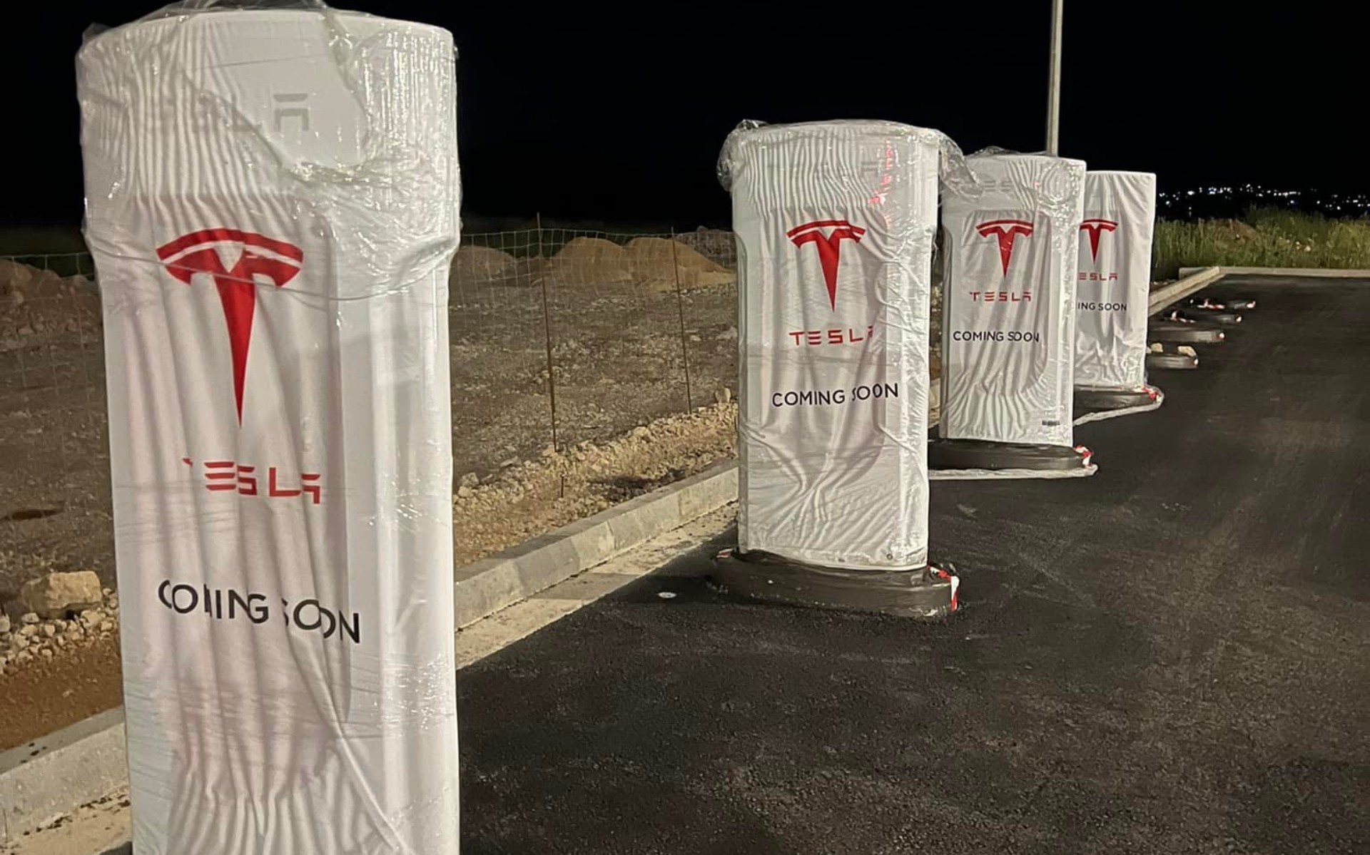 Νέοι Tesla Superchargers στην εθνική οδό - Δείτε πού βρίσκονται [video]