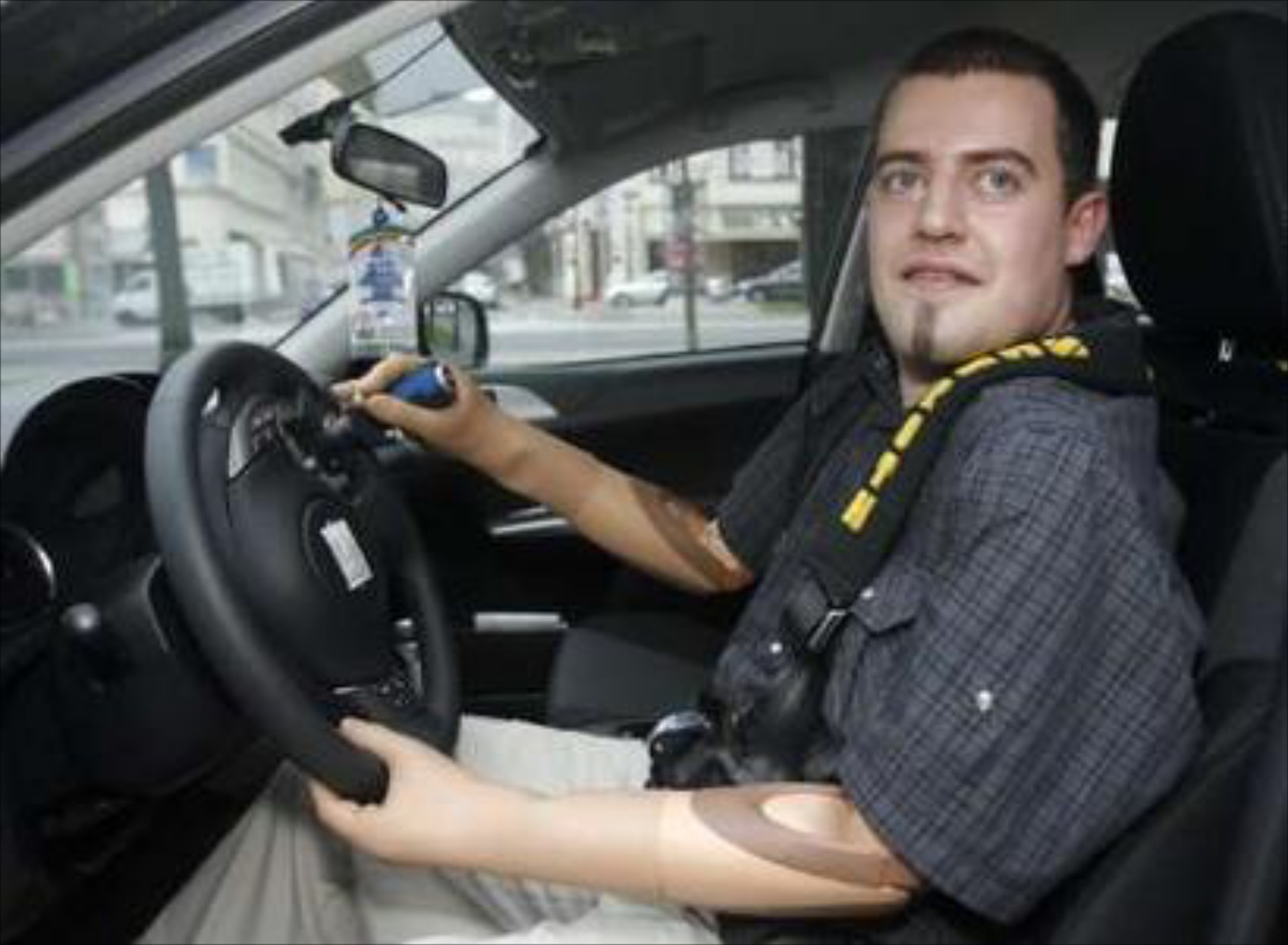 Σκοτώθηκε ο πρώτος βιονικός οδηγός

