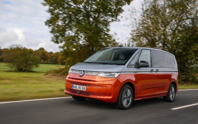Το νέο Volkswagen Multivan T7 eHybrid έφτασε Ελλάδα – Πόσο κοστίζει;