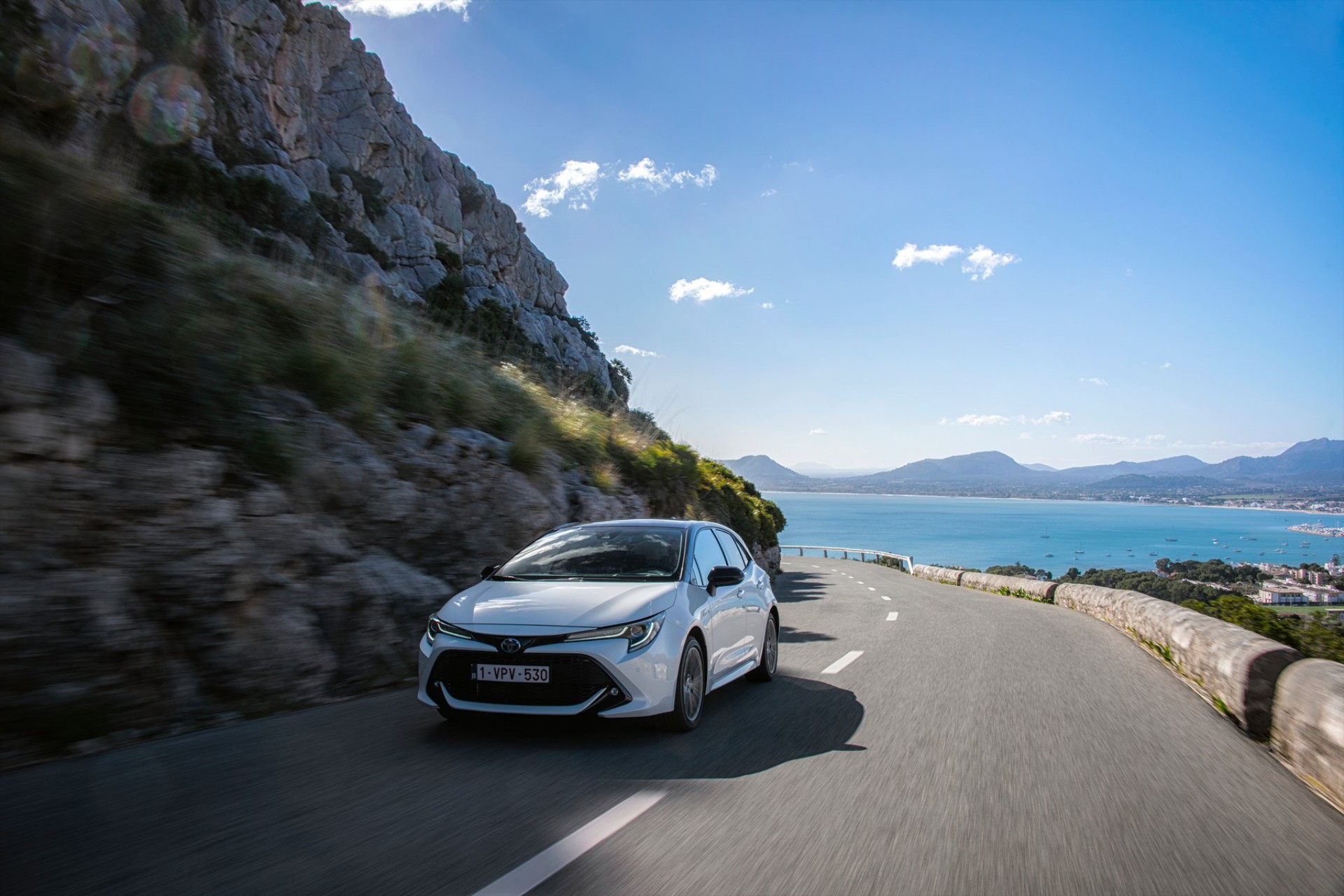 Πόσο κοστίζει η φθηνότερη Toyota Corolla; Τι εξοπλισμό έχει;