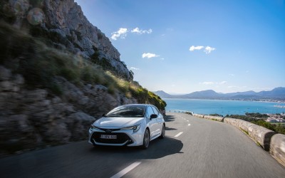 Πόσο κοστίζει η φθηνότερη Toyota Corolla; Τι εξοπλισμό έχει;