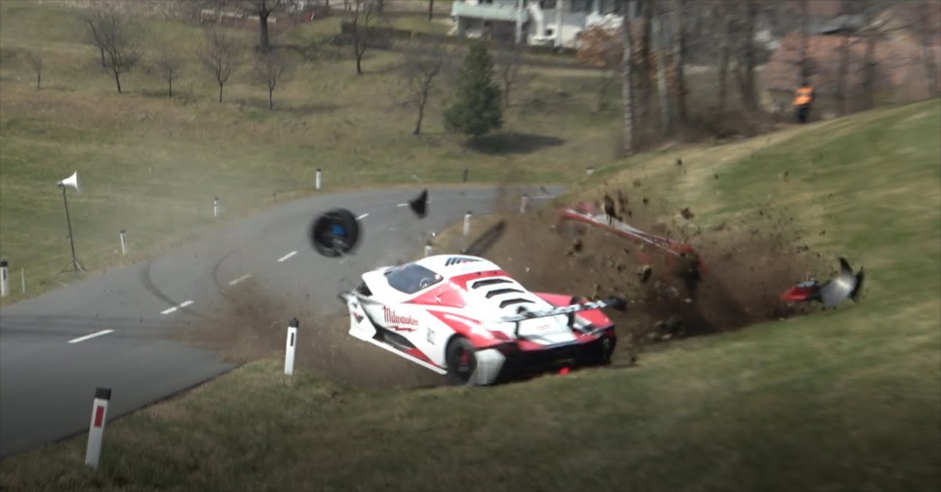 Τρομακτική έξοδος αγωνιστικού – Έτρεχαν να σωθούν οι φωτογράφοι [video]