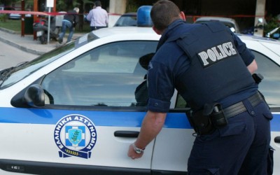 Λιάζονταν στην παραλία και τους άνοιγαν τα αυτοκίνητα – Δείτε το βίντεο