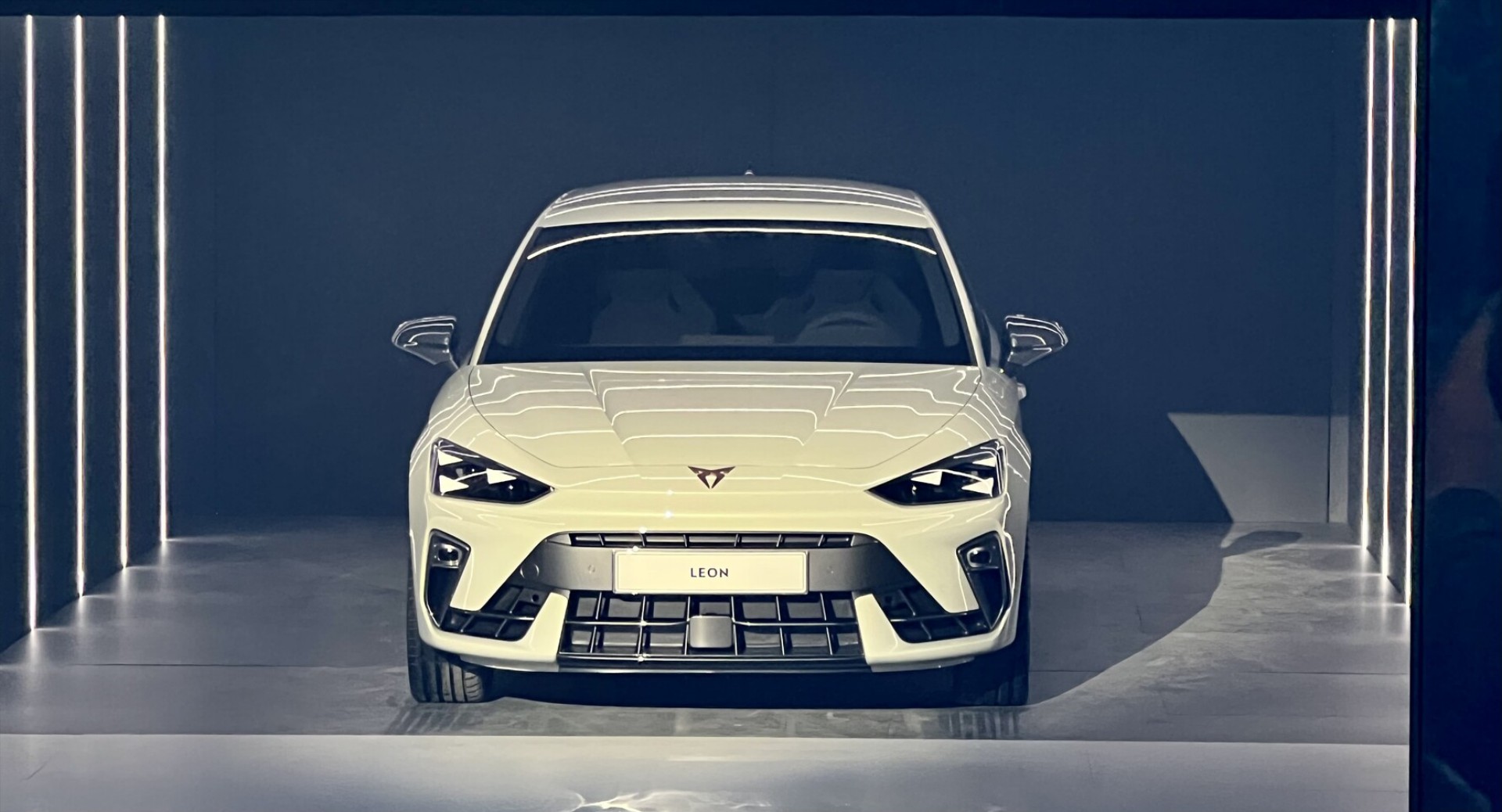 Αγνώριστα τα ανανεωμένα CUPRA Formentor και Leon!