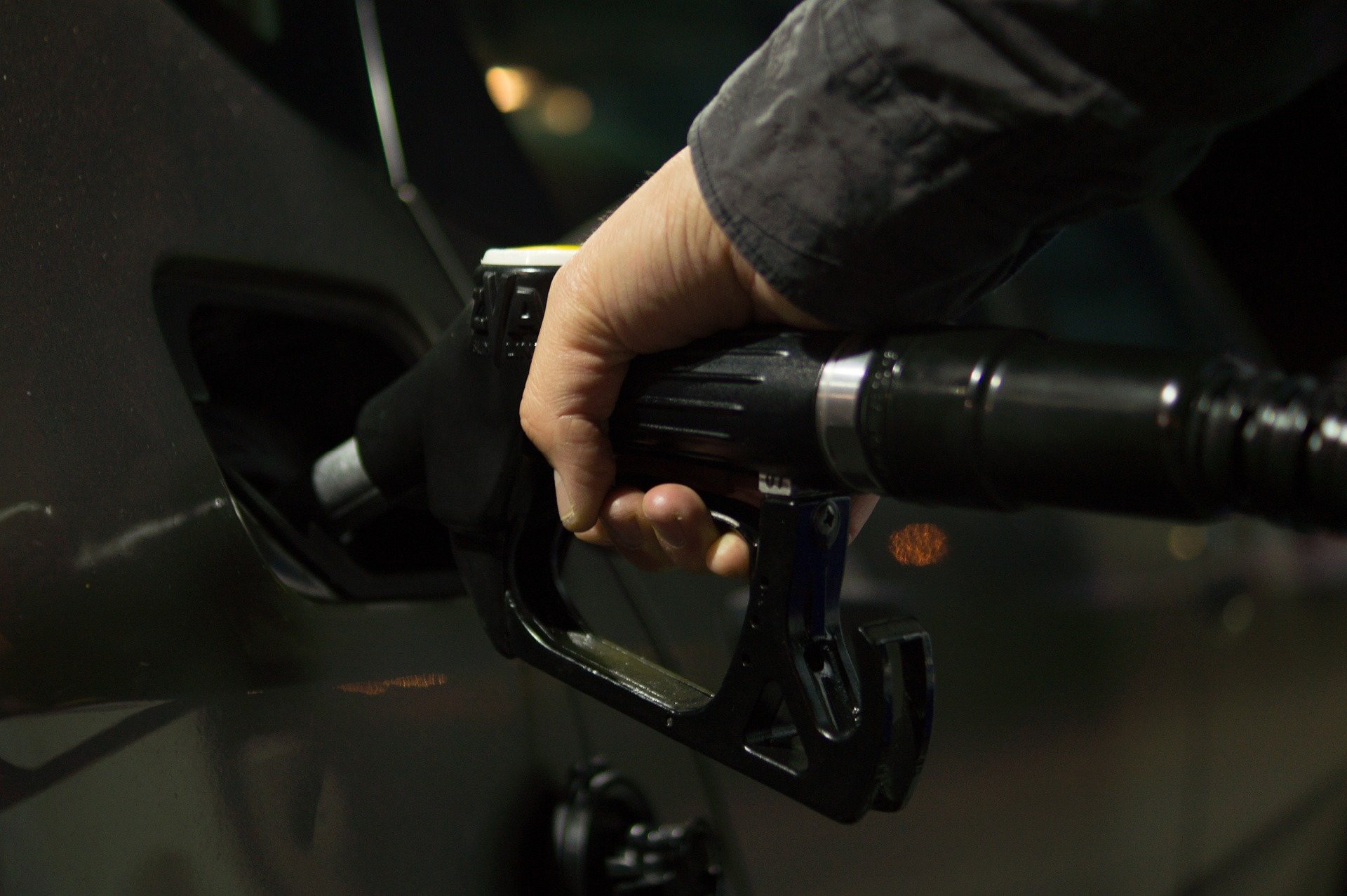 Στα 2 ευρώ η βενζίνη με το νέο Fuel Pass