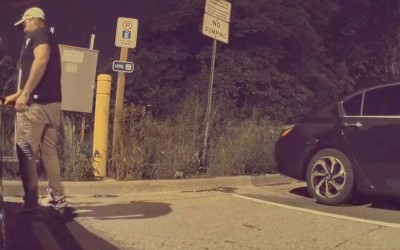 Οδηγός pick-up ξεπριζώνει ξένο Tesla – Δείτε το video