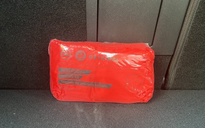 Μωβ μέδουσες: Τι πρέπει να έχω στο φαρμακείο του αυτοκινήτου