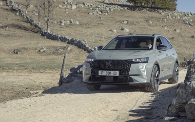 DS 7: Αναβάθμιση και περισσότερη ισχύς για το πιο άνετο premium SUV [video]