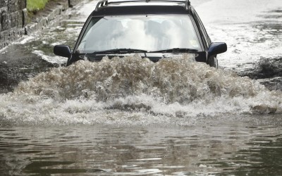 Έρχεται κακοκαιρία: Τι προσέχω κατά την Οδήγηση σε βροχή