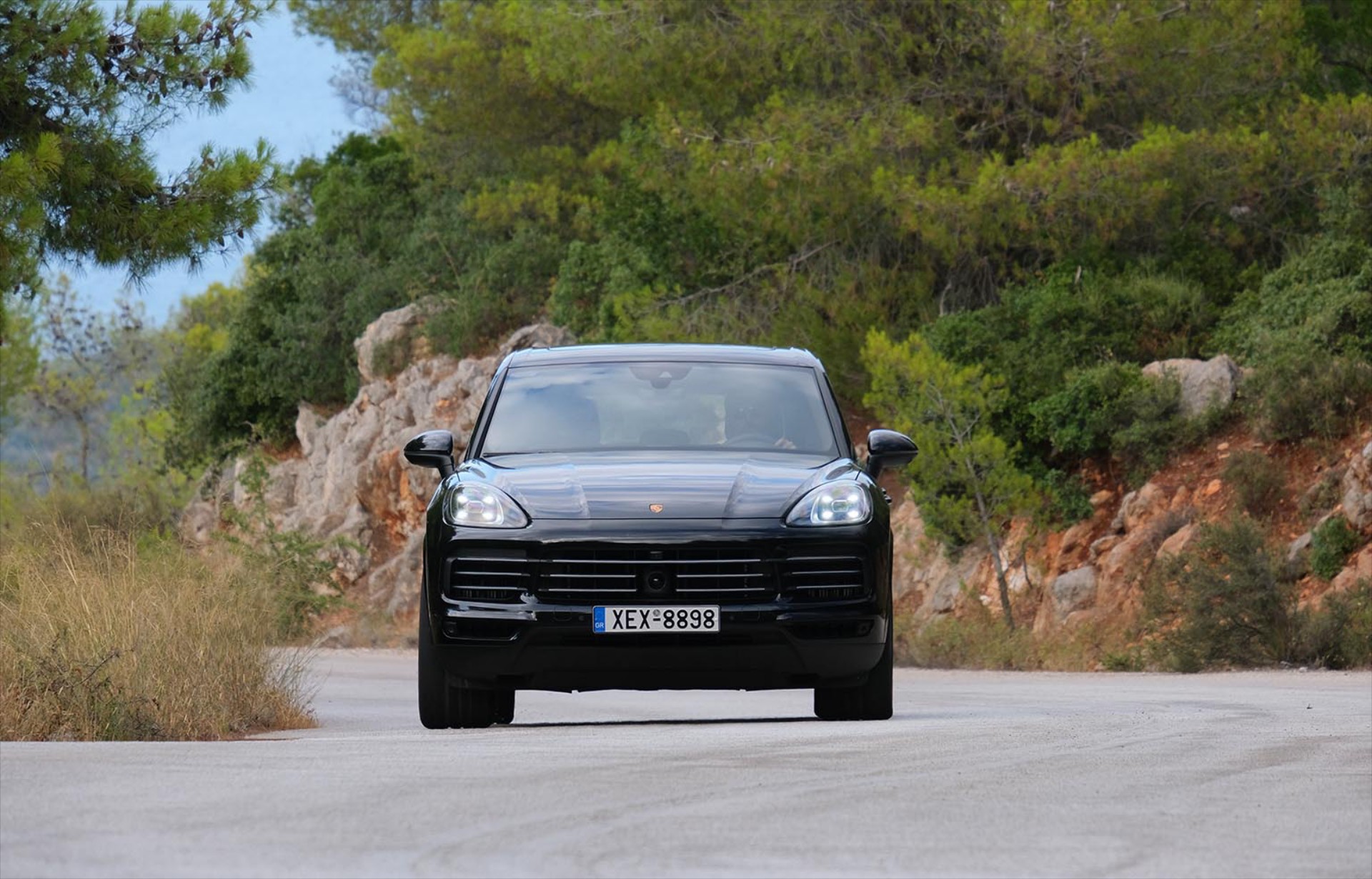 GOCAR Magazine #104: Δοκιμάζουμε την Porsche Cayenne E-Hybrid