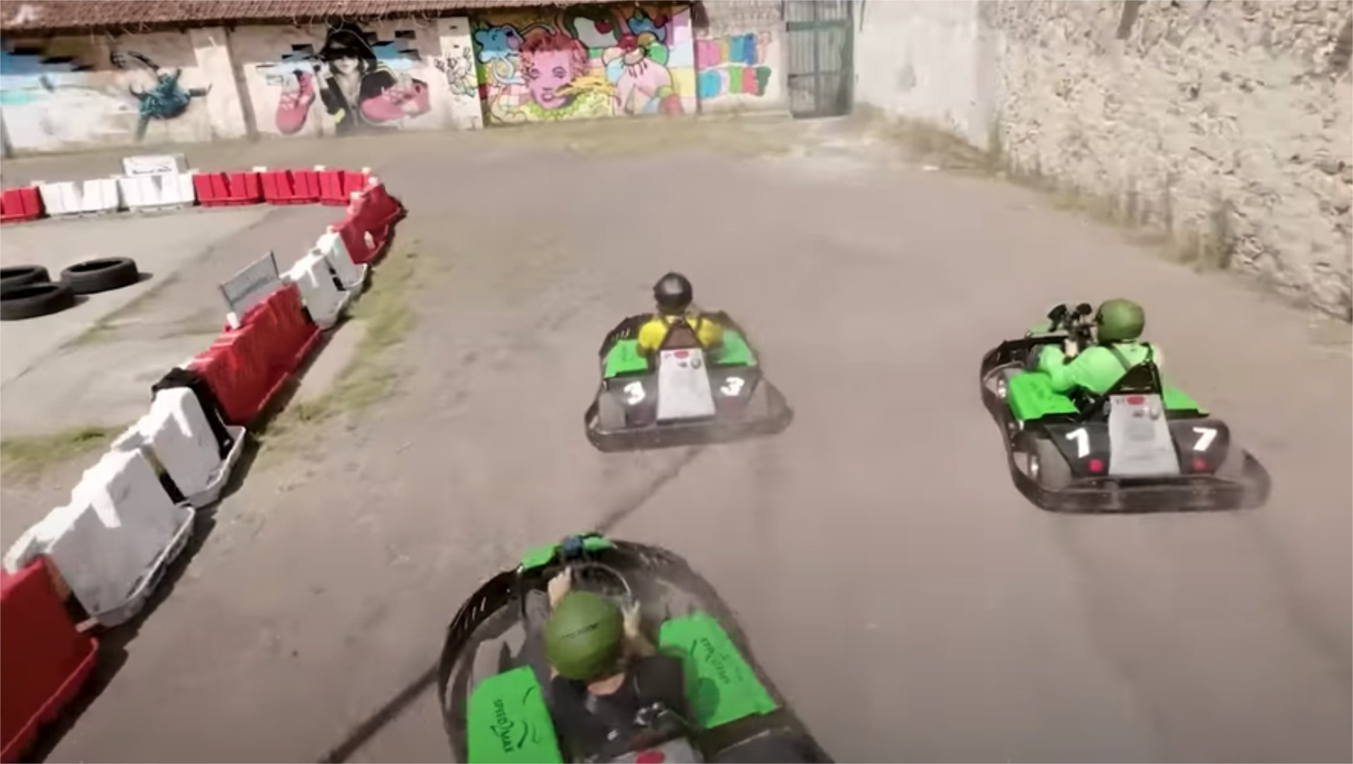 Φυλακισμένοι έφτιαξαν πίστα καρτ [video]