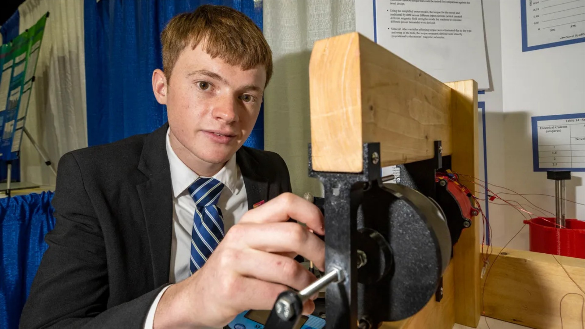 Πώς ένας 17χρονος φέρνει την επανάσταση στην ηλεκτροκίνηση; Δείτε τι έφτιαξε [video]