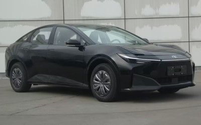 Toyota bZ3: Πρόωρη αποκάλυψη για το νέο ηλεκτρικό sedan