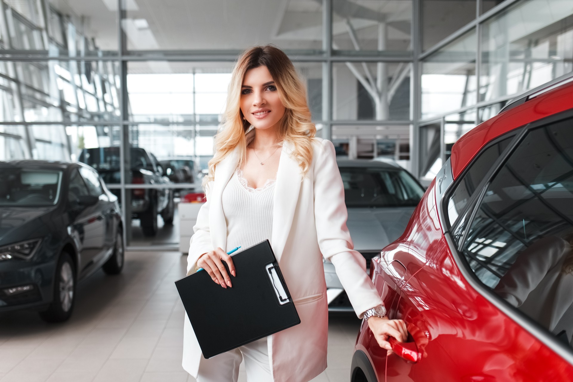 Λεφτά υπάρχουν: 40% αύξηση πωλήσεων τον Αύγουστο!