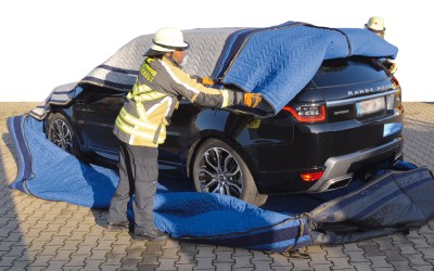 Βραβείο καινοτομίας: Κουβέρτα που σβήνει φωτιές σε ηλεκτρικά αυτοκίνητα! [video]