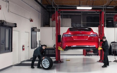 Σε συνεργείο Volkswagen-Audi η επισκευή των Tesla; Νέo deal με Κarenta