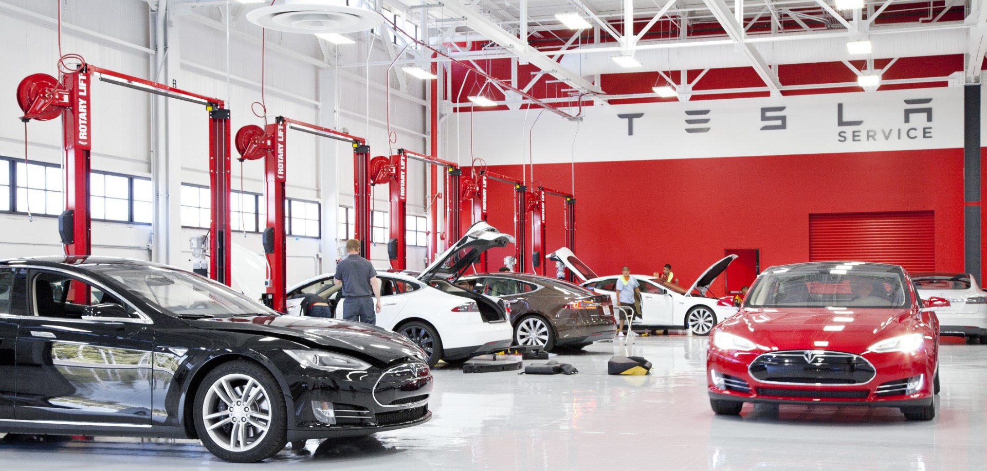 Tesla: Αναβλήθηκε το ραντεβού για service; Θα πάρεις αποζημίωση $100