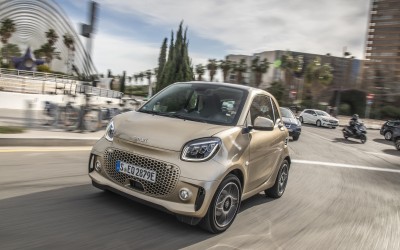 smart fortwo: Πόσο κοστίζει το μικρότερο αυτοκίνητο της αγοράς;