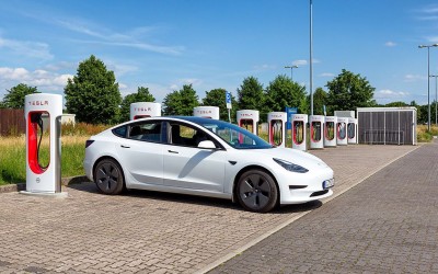 Πόσοι Tesla Superchargers υπάρχουν στην Ελλάδα; Πού φτιάχνεται ο επόμενος;