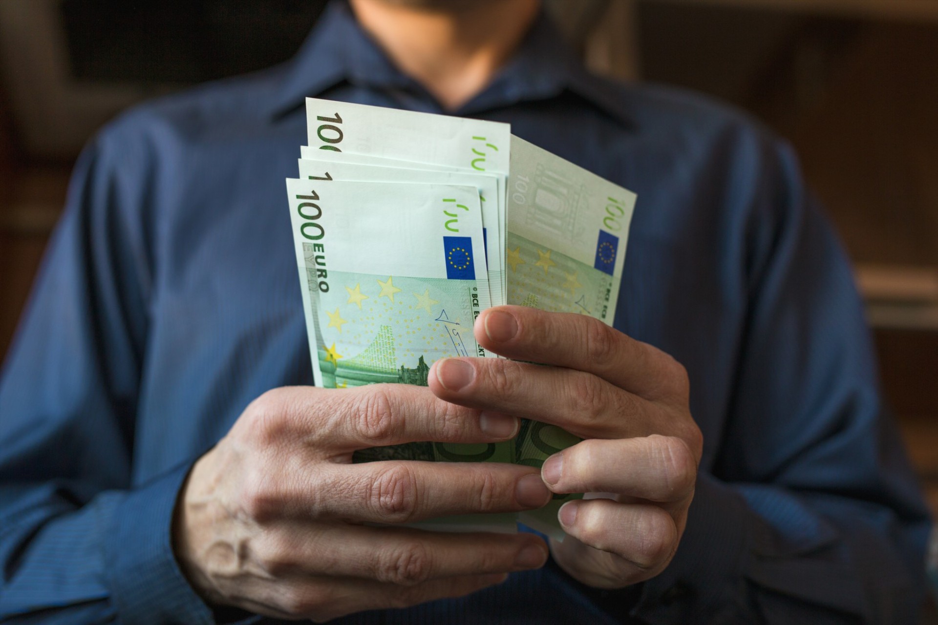 Απάτη: Πήραν από ηλικιωμένο στον Βόλο 38.000 € για δήθεν τροχαίο της κόρης του