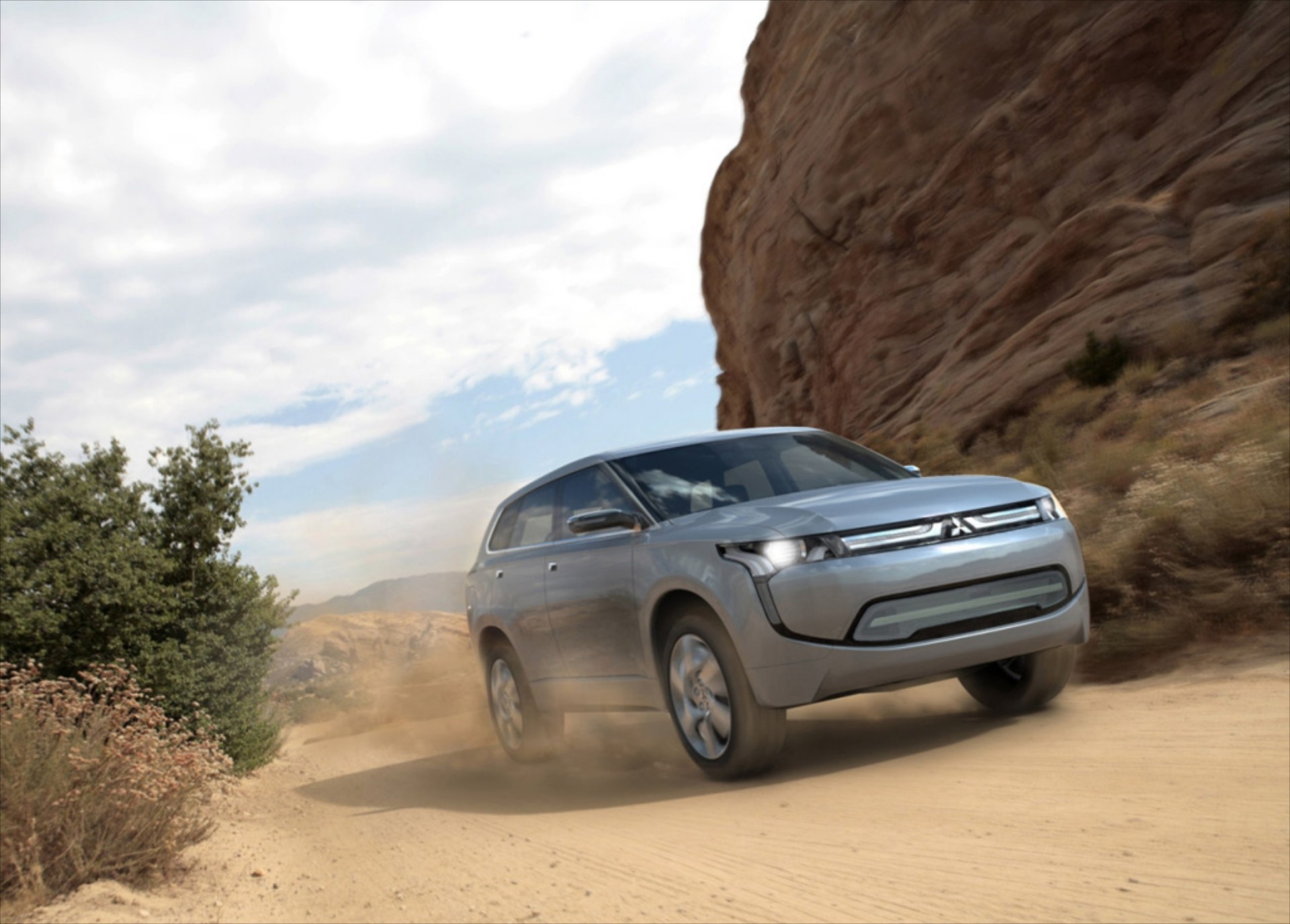 Υβριδικό plug-in SUV από τη Mitsubishi

