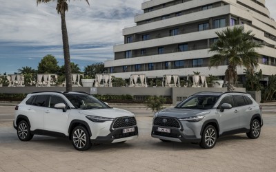 Toyota Corolla Cross: Πότε έρχεται η φθηνότερη υβριδική έκδοση του νέου SUV;