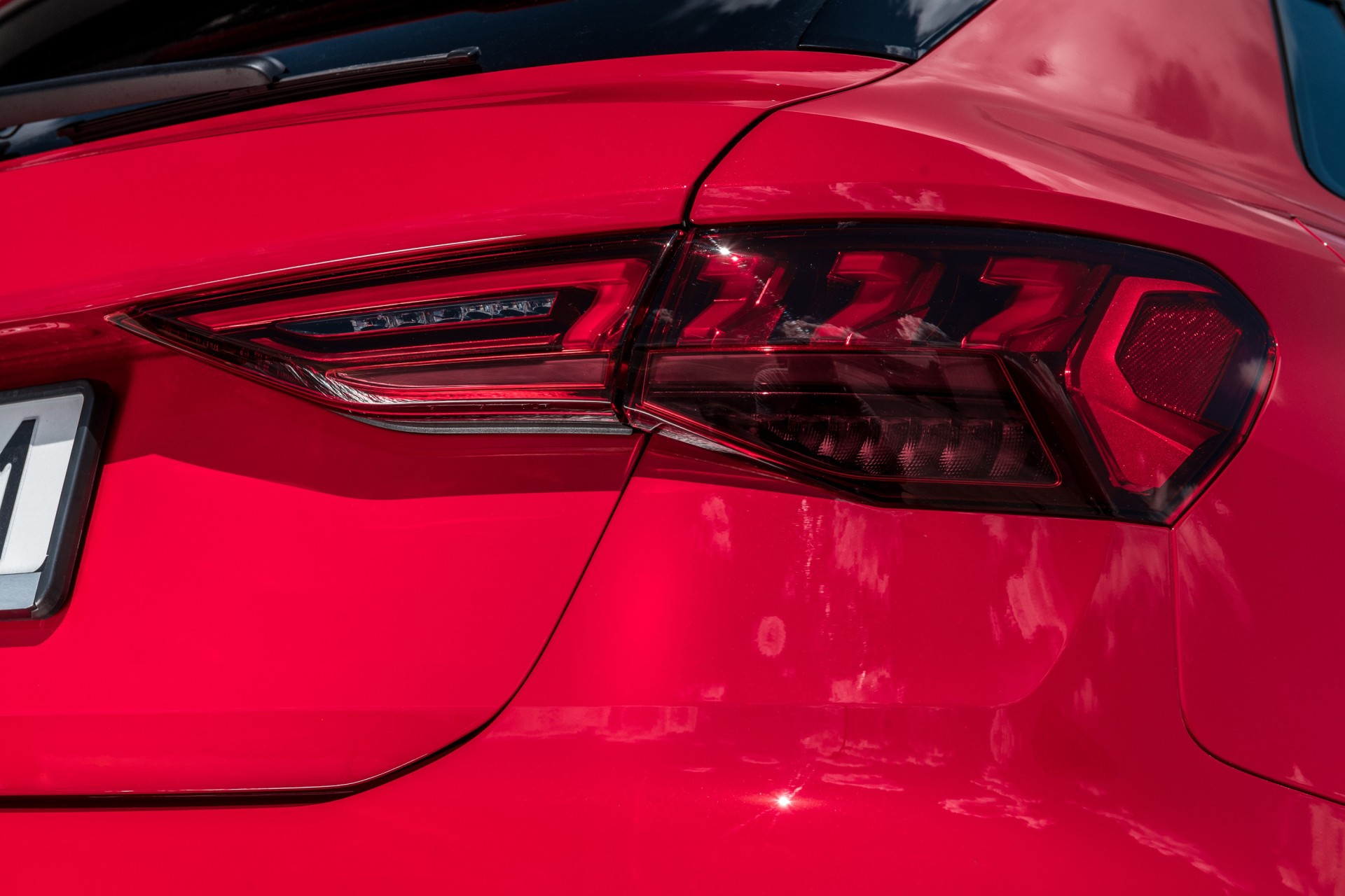 Premium οικογενειακό plug-in hybrid με 204 PS, χωρίς Τέλη Κυκλοφορίας - Ποιο είναι;