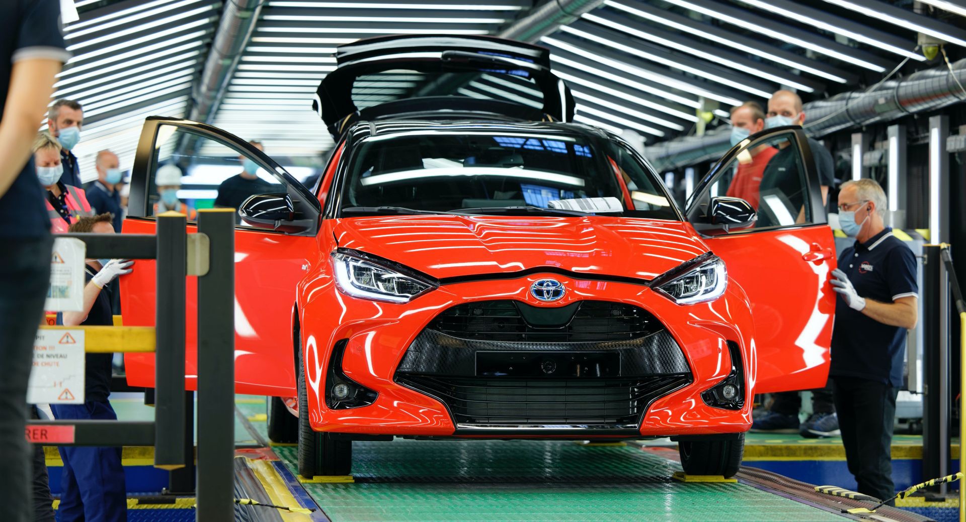 Toyota: Γιατί την αντιγράφει ένα... χρυσωρυχείο;