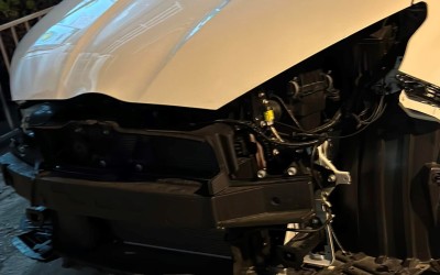 Δημοσιογράφος βρήκε το Toyota Yaris «γυμνό» - Του πήραν τον προφυλακτήρα